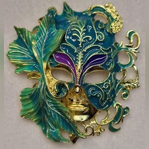 *NEW* Masquerade Venetian Style Mask Brooch / Pin, Enamel Carnival Party